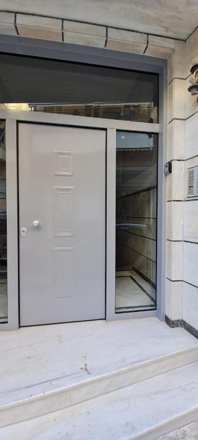 New Stylish Apartment In Athens! Bagian luar foto